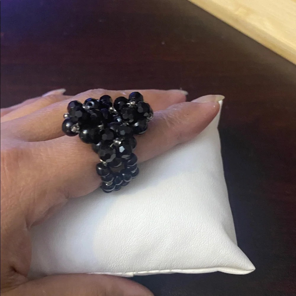 Elegant Black Women's Beaded Ring Size 8